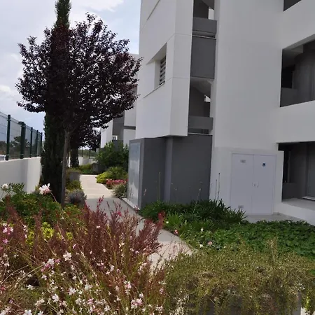 Apartamento Vanian Gardens דירה אסטפונה